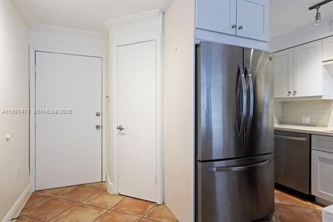 Building Photo - 3028 Center St