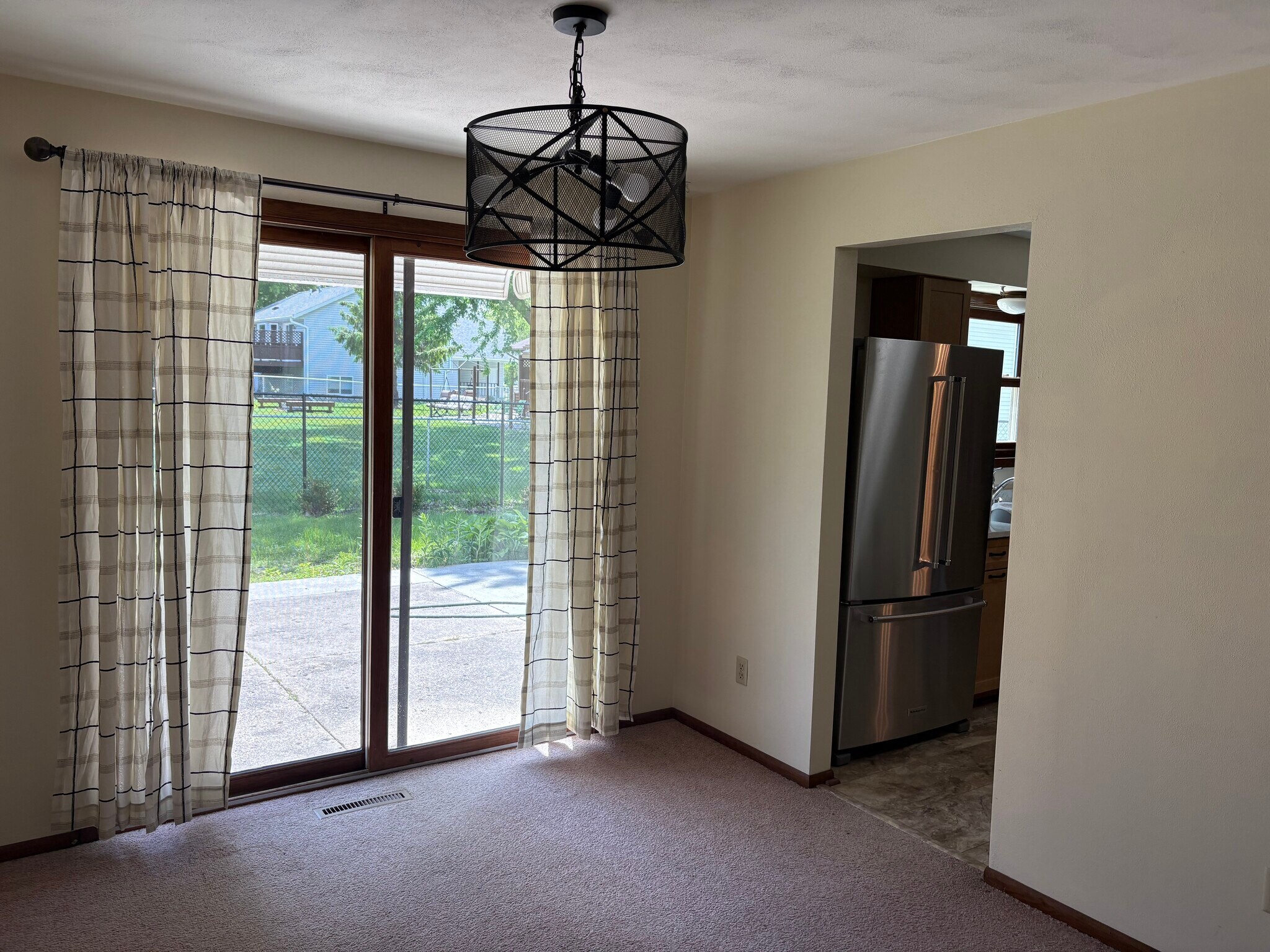 Dining area - 2033 Greenwood Dr