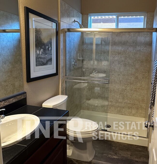 Building Photo - 3576 Hume St