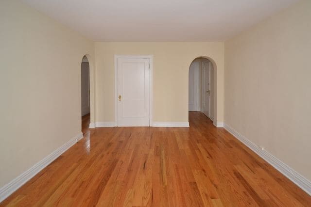 Building Photo - 533 W Roscoe St