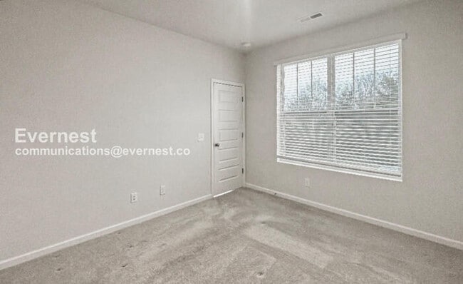 Building Photo - 3 Bed/2.5 Bath Townhome with Garage / Pet-Friendly / Available Now!