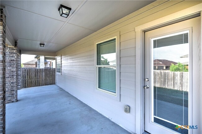 Building Photo - 5726 Stonehaven Dr