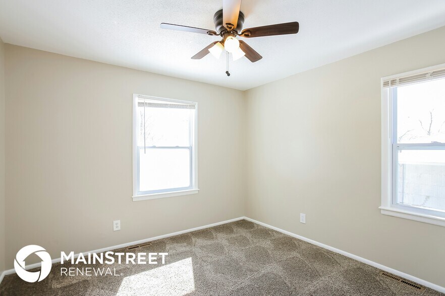 Building Photo - 9306 Fairwood Dr