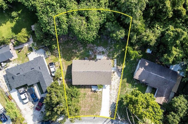 Building Photo - 950 Pearl Dr