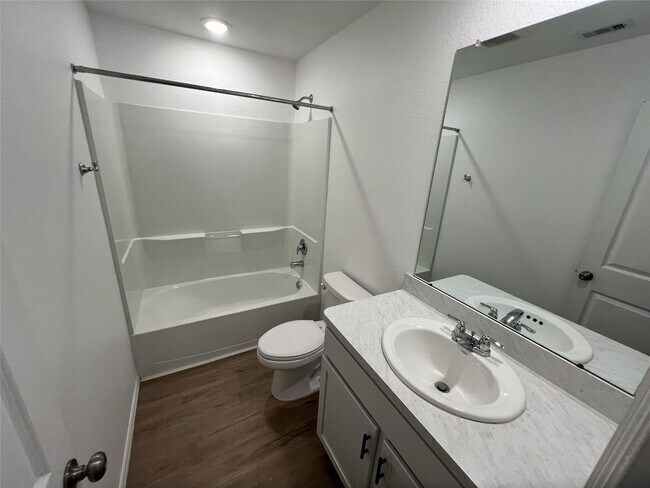 Building Photo - 132 Pine Bend Ct