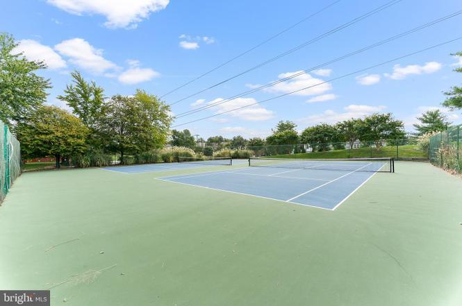 Community tennis court - 6563 Old Carriage Dr