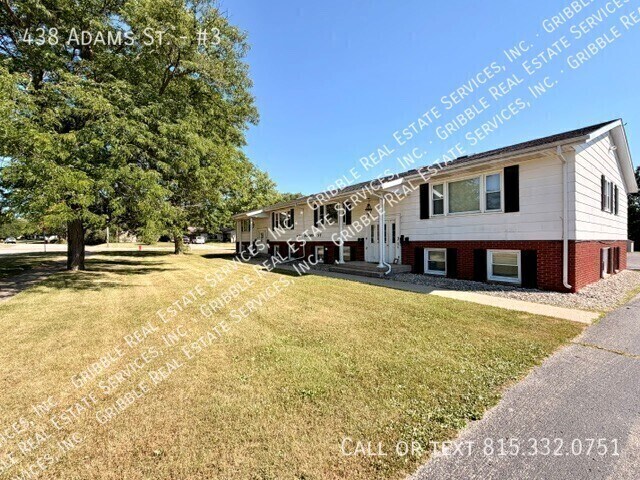 Building Photo - 438 Adams St