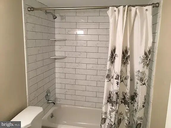 Building Photo - 611 Painters Xing