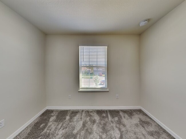 Building Photo - 5634 Wooden Pine Dr