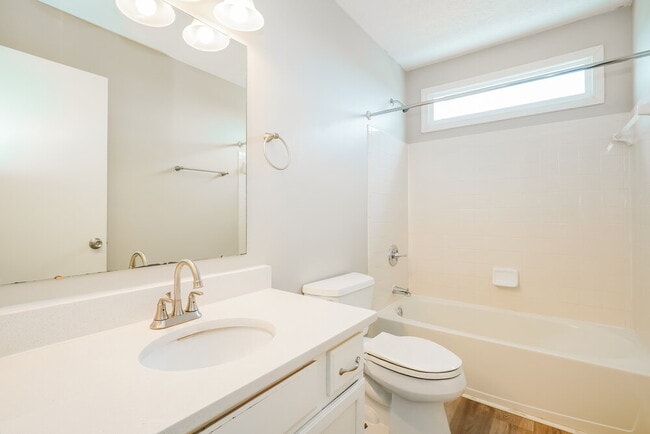 Building Photo - 5776 Chase Run