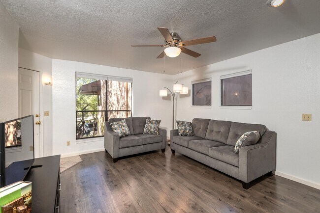 Building Photo - 6655 N Canyon Crest Dr
