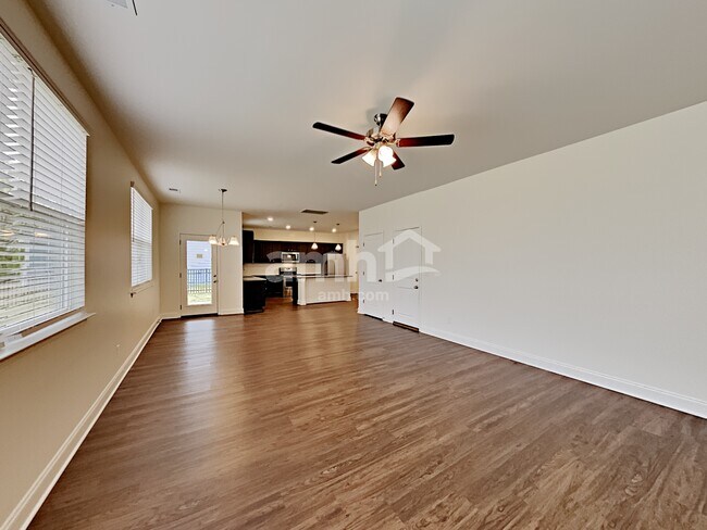 Building Photo - 4328 Longfellow Dr