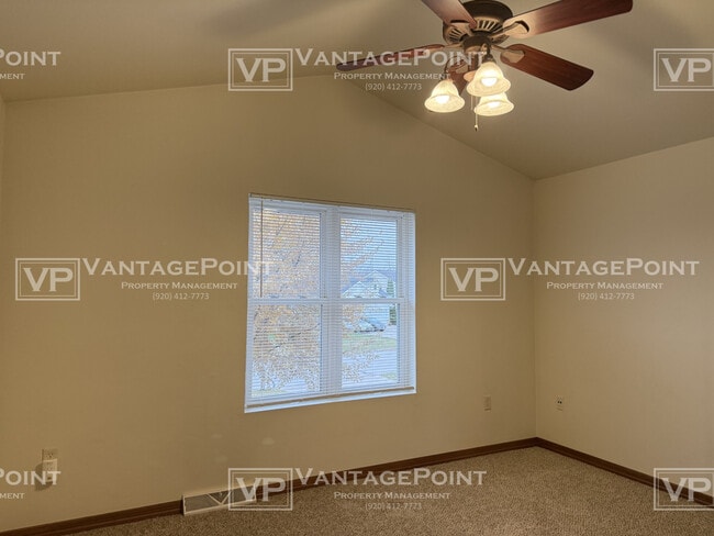 Building Photo - 2071 River Point Ct