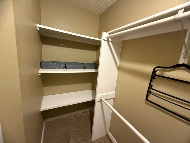 Building Photo - 5168 Femmer Ct