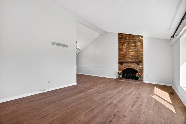 Building Photo - 1261 Mautenne Dr