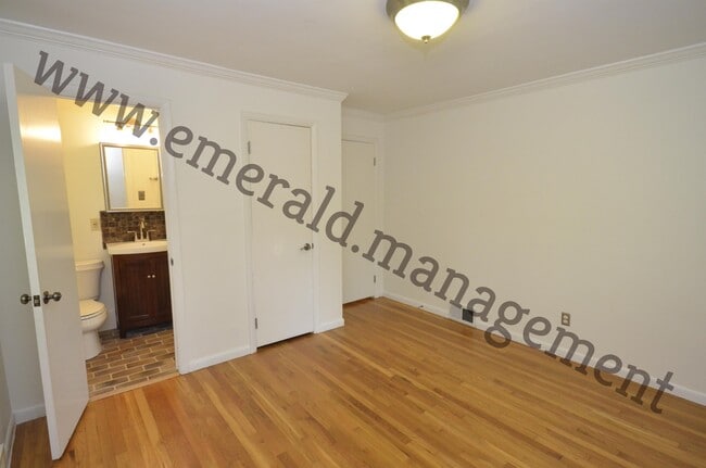 Building Photo - 2644 Harrington Dr