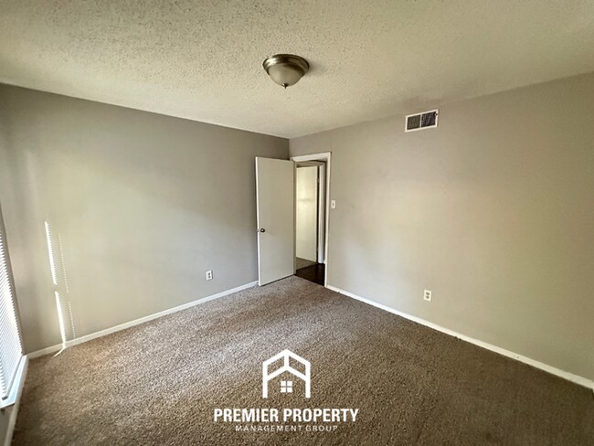 Building Photo - 4230 Runningbrook Cir