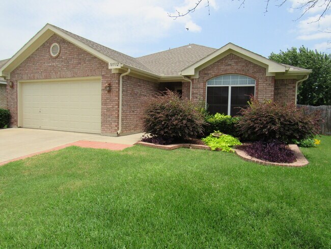 Building Photo - 10532 Braewood Dr