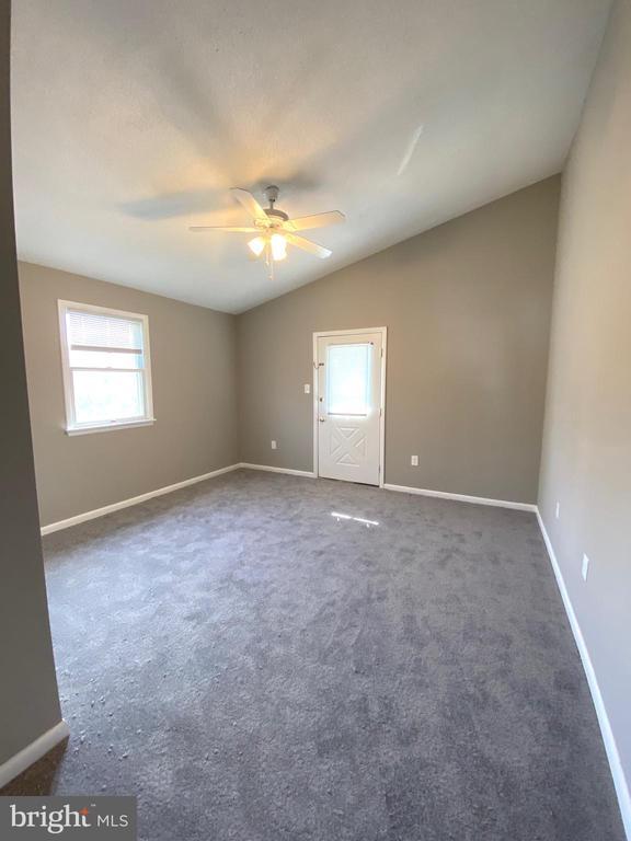 Building Photo - 478 E Main St