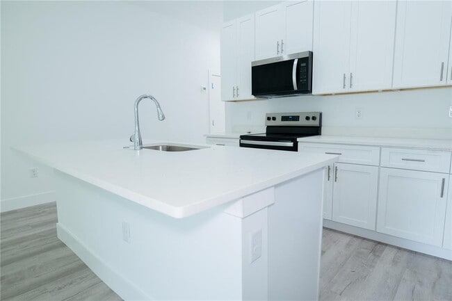 Building Photo - 9298 N Mendoza Way