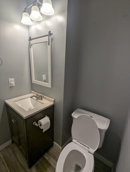 full bath - 131 Beth Dr