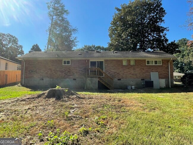 Building Photo - 2352 Arrow Cir