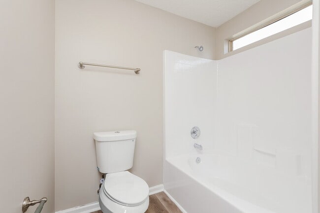 Building Photo - 3521 Glenfalls Dr