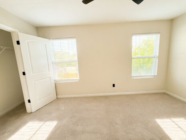 Building Photo - 12881 Clydesdale Dr