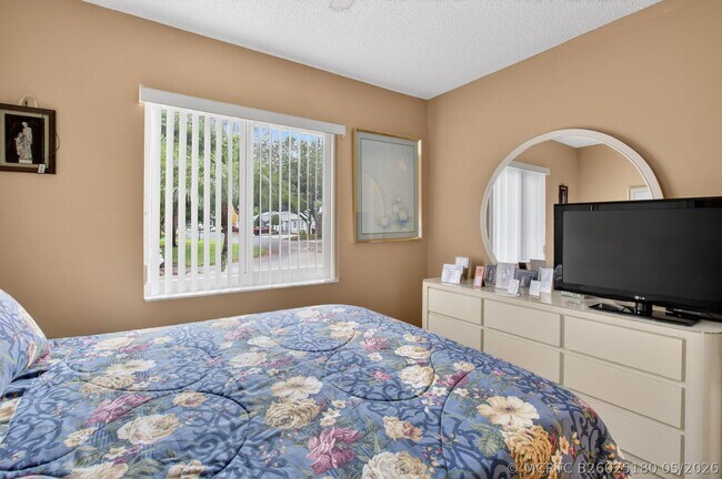 Building Photo - 8697 Sunbird Pl