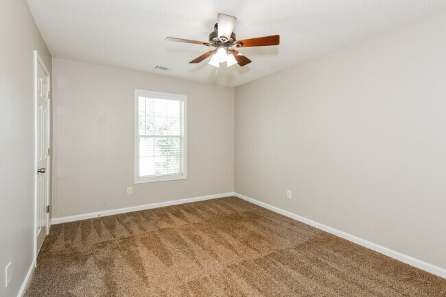 Building Photo - 313 Split Rail Way