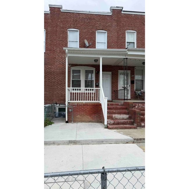 Building Photo - 529 S Longwood St