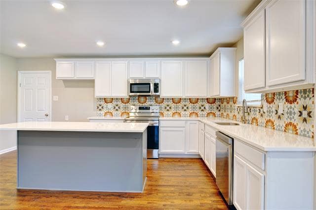 Building Photo - 3700 Jeanette Dr