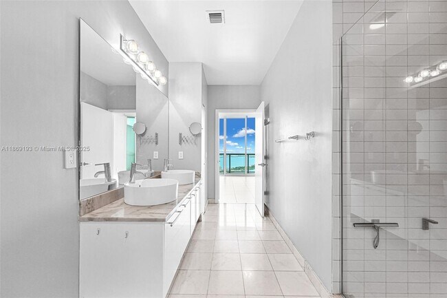 Building Photo - 888 Biscayne Blvd