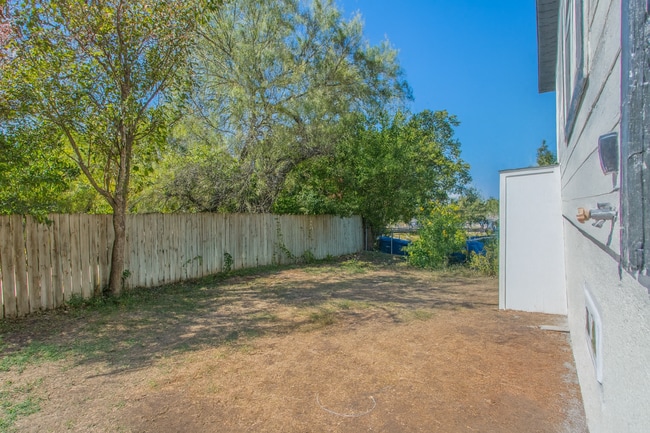 Building Photo - 2215 N Elmendorf St