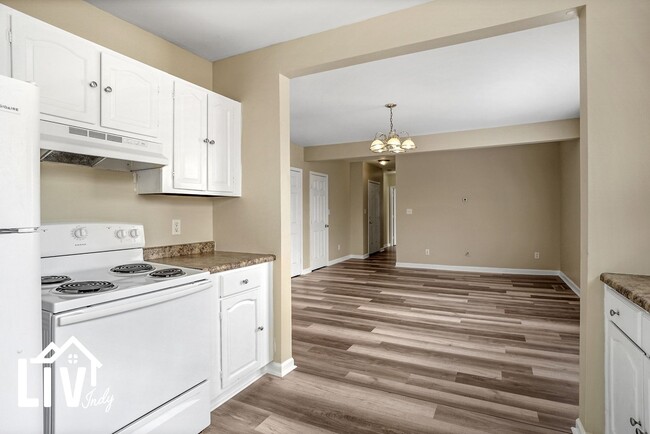 Building Photo - 2 Bed, 1 Bath Pet-Friendly Apartments!