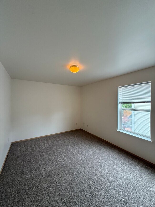 Building Photo - 1838/1840 Valencia St