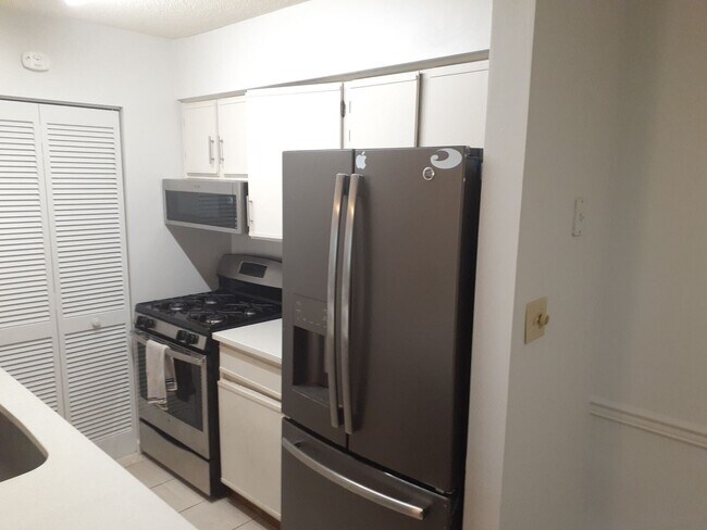 Building Photo - 12851 Daybreak Cir