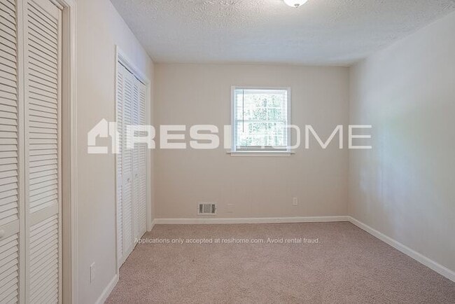 Building Photo - 4895 Timber Ridge Dr