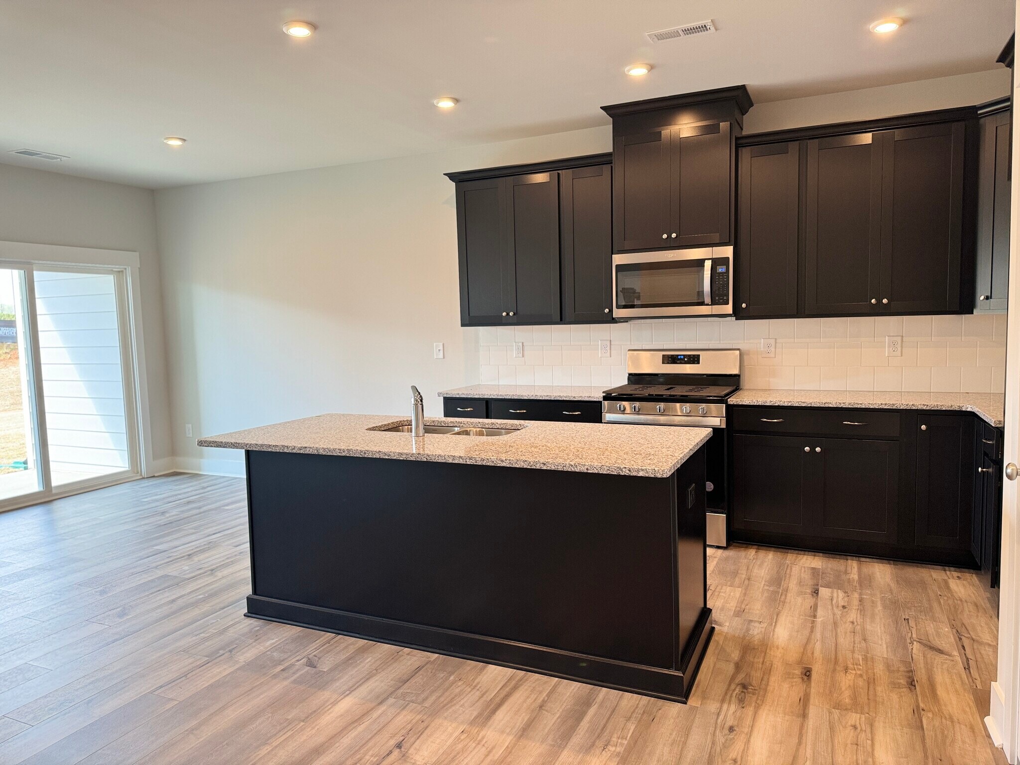 Building Photo - 9637 Munsing Dr