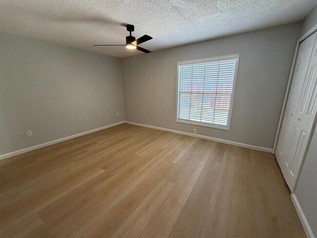 Building Photo - 3367 Riverview Way