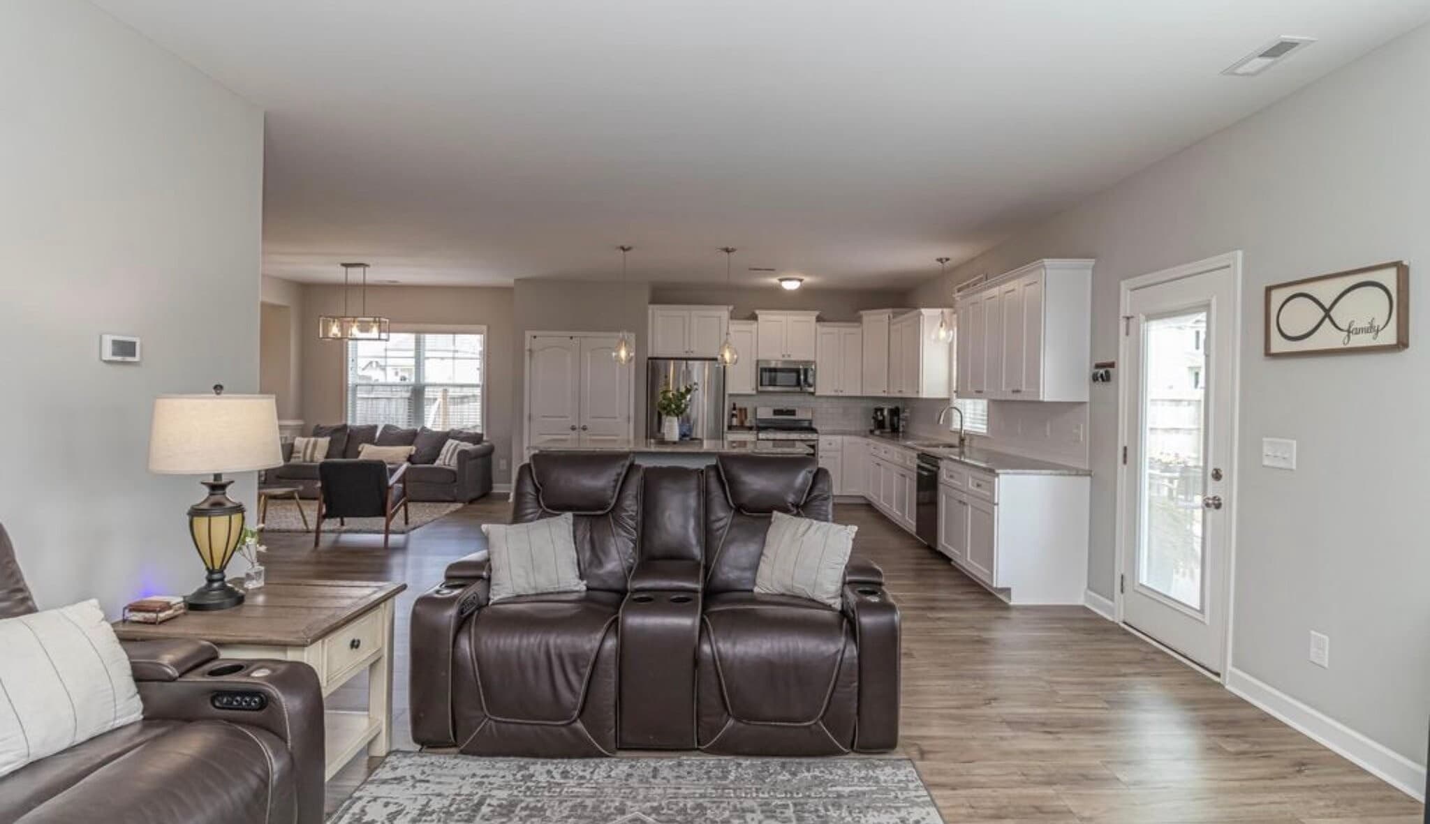 Building Photo - 300 Stonebridge Dr