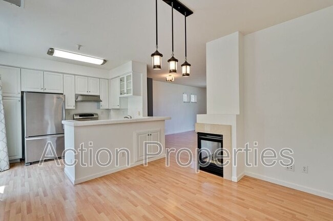 Building Photo - 146 Holly Ct