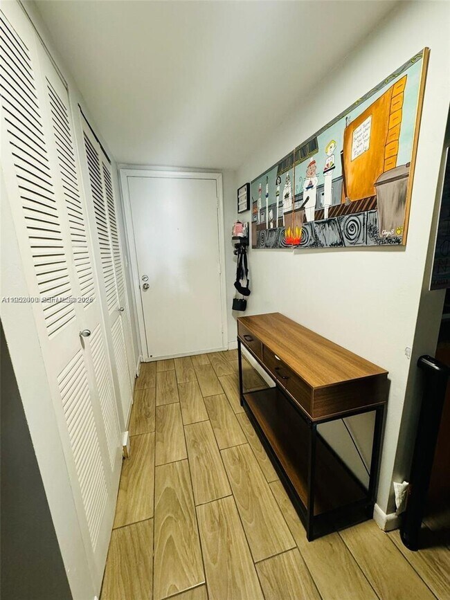 Building Photo - 4111 Stirling Rd