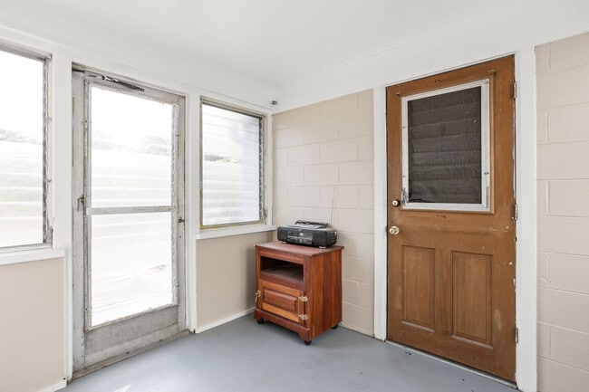 Building Photo - 2307 E 65th St