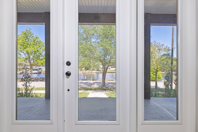 Building Photo - MODERN 3-BEDROOM W/ OFFICE WEST TAMPA HOME | BUILT 2023 | FENCED YARD | PET FRIENDLY
