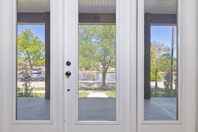 Building Photo - MODERN 4-BEDROOM TAMPA HOME | BUILT 2023 | FENCED YARD | PET FRIENDLY
