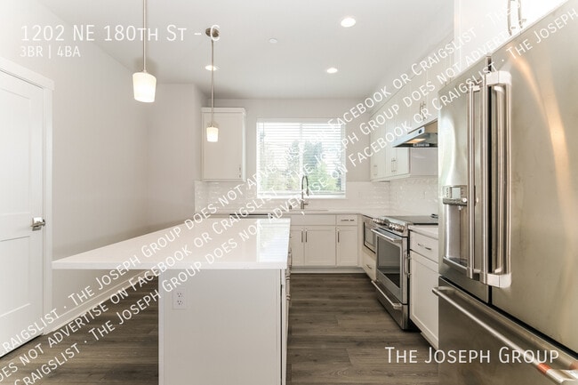 Building Photo - 1202 NE 180th St