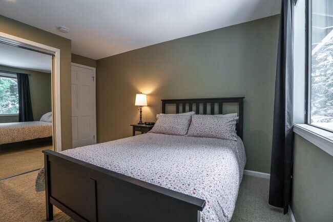 Building Photo - 3Bd/2.5Ba Sammamish House