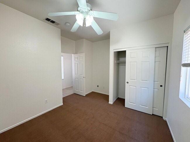 Building Photo - Spacious Home