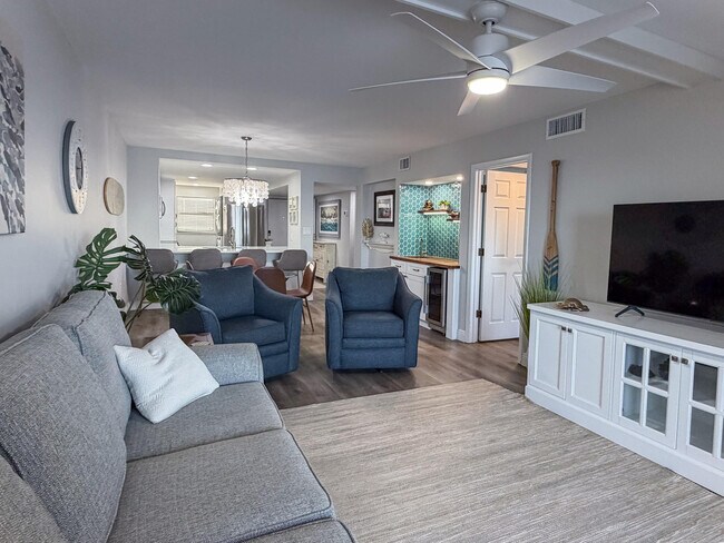 Building Photo - 10200 S Ocean Dr